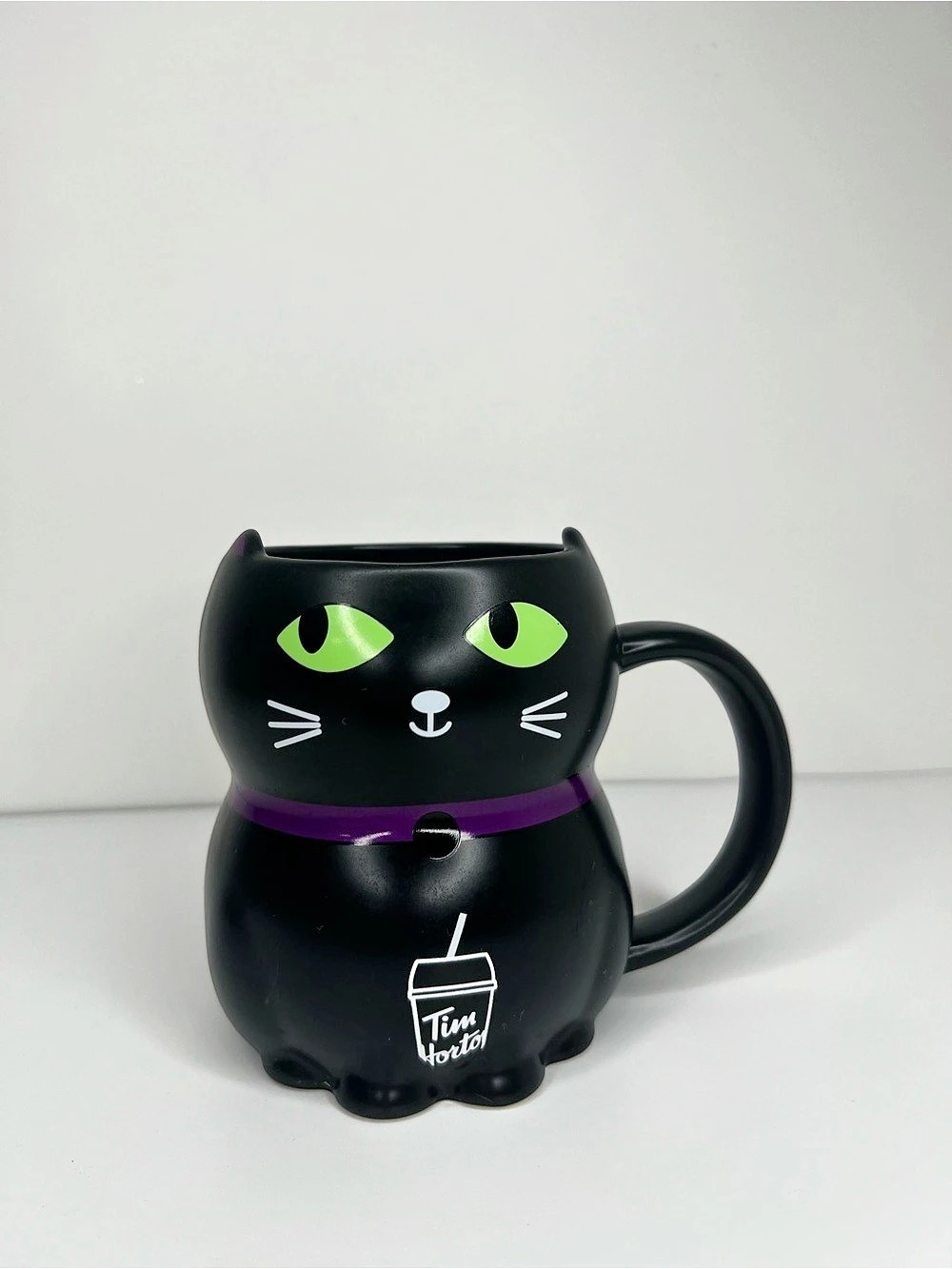 Tim Hortons 2025 Halloween Black Cat Heat Changing 20oz Mug NWT
